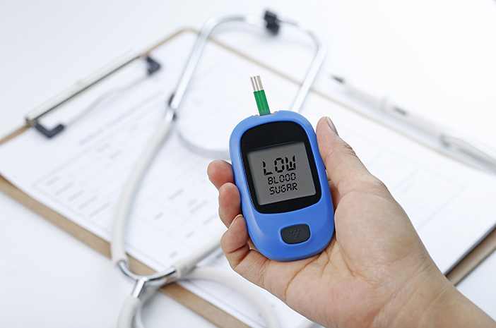 apa yang harus dilakukan untuk menangani penyakit gula darah rendah?